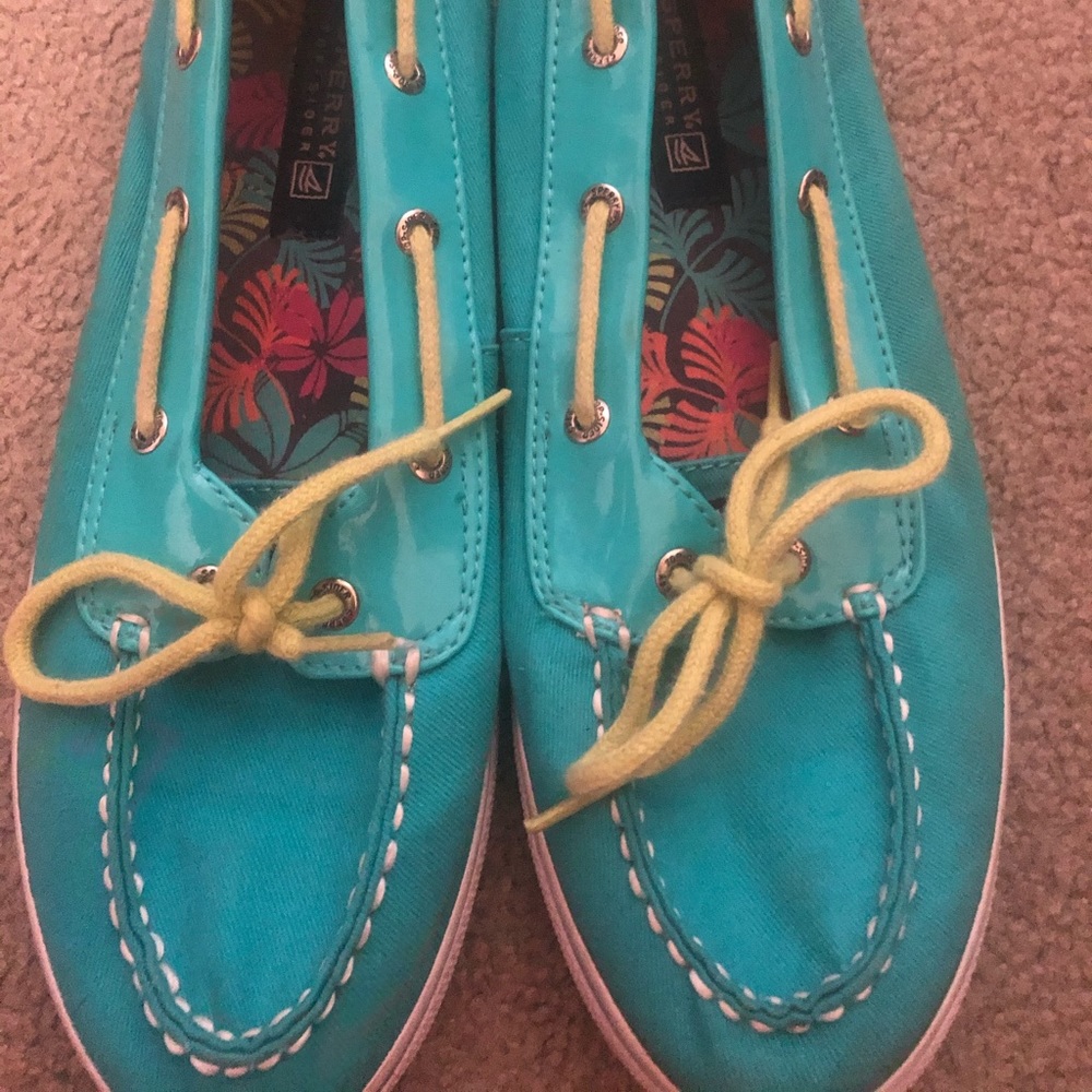 - Sperry Top-Sider